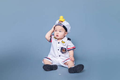 龙岩宝宝老摇头怎么回事